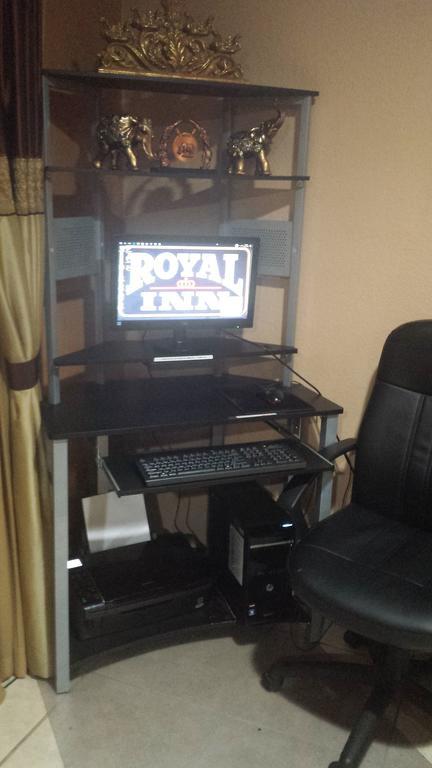Royal Inn Pearsall 外观 照片