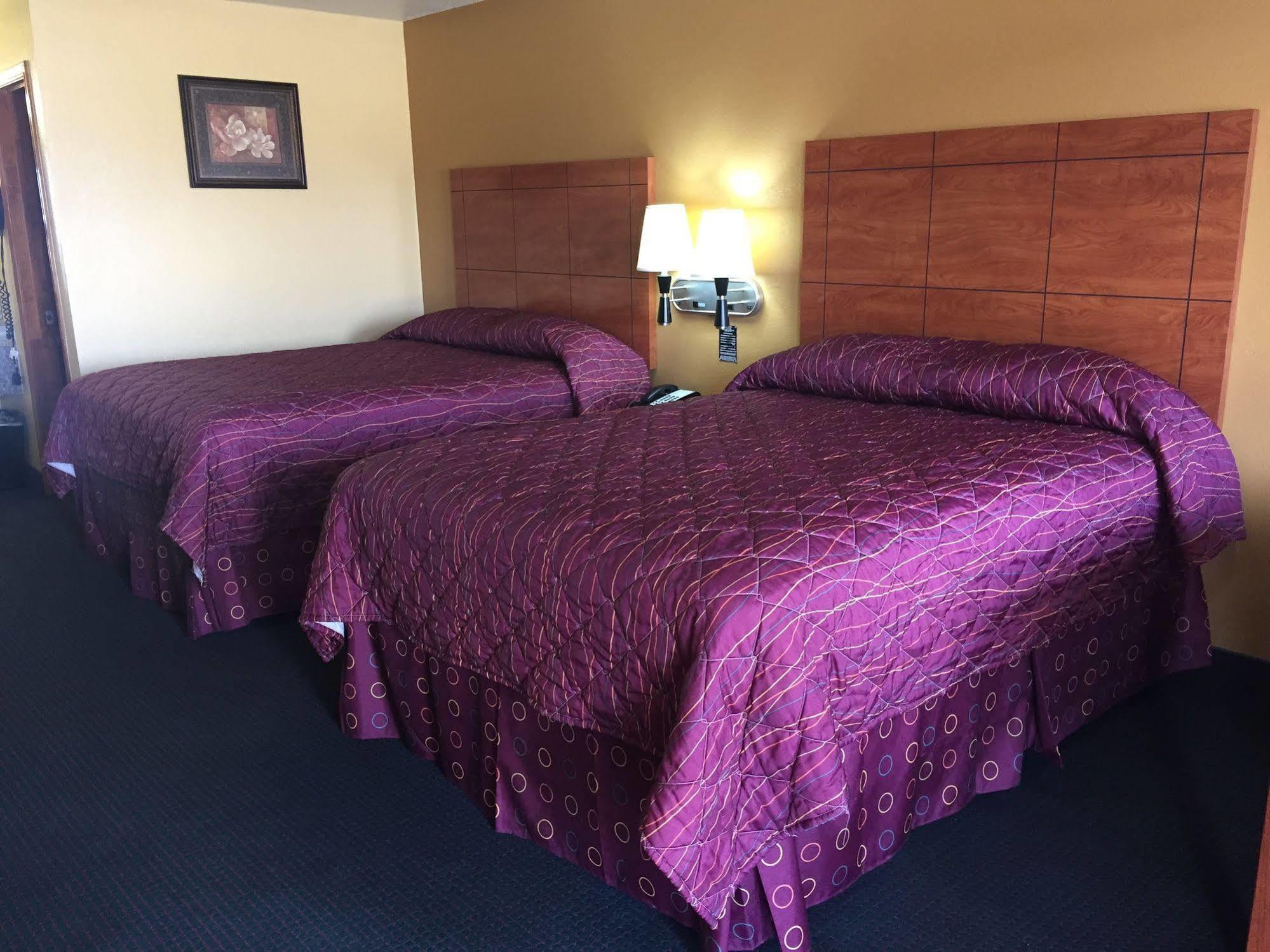 Royal Inn Pearsall 外观 照片